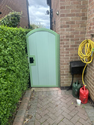 Composite arched gate